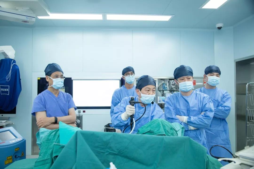 388vip太阳集团第四期培训学院-经尿道输尿管软镜钬激光碎石术,上海市第一人民医院 鲁军教授 388vip太阳集团第四期培训学院-经尿道输尿管软镜钬激光碎石术,上海市第一人民医院 鲁军教授